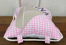 Carregar imagem no visualizador da galeria, Namenskissen, Kuschelkissen, Kissen Geburt, Kinderkissen, Segelboot  25x25cm.
