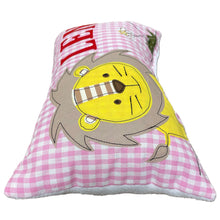 Carregar imagem no visualizador da galeria, Namenskissen, Kuschelkissen, Kissen Geburt, Kinderkissen, Löwe 20x30cm.
