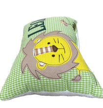 Carregar imagem no visualizador da galeria, Namenskissen, Kuschelkissen, Kissen Geburt, Kinderkissen, Löwe 20x30cm.
