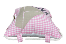 Carregar imagem no visualizador da galeria, Namenskissen, Kuschelkissen, Kissen Geburt, Kinderkissen, Segelboot  25x25cm.
