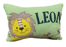 Carregar imagem no visualizador da galeria, Namenskissen, Kuschelkissen, Kissen Geburt, Kinderkissen, Löwe 20x30cm.
