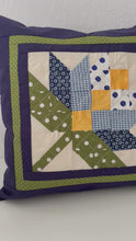 Laden und Abspielen von Videos im Galerie-Viewer, Patchwork Kissenhülle, Landhausstil Kissenbezug, blau/grün/gelb 40x40cm
