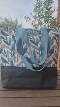Load and play video in Gallery viewer, Große Handgefertigte Jeanstasche / Schultertasche Größe ca.42x38x14cm
