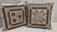 Carregar e reproduzir vídeo no visualizador da Galeria, Patchwork Kissenhülle, Landhausstil Kissenbezug, beige /braun 40x40cm.
