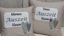 Laden und Abspielen von Videos im Galerie-Viewer, Landhausstil Kissenhülle * Kissenbezug * Dekokissen „Omas Auszeit Kissen“ beige/weiß kariert
