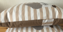 Lade das Bild in den Galerie-Viewer, Landhausstil Kissenhülle * Kissenbezug * Dekokissen beige/weiß * Opas Lieblingsplatz *beige/weiß
