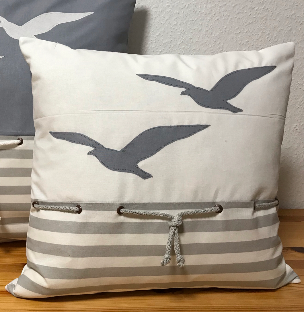 Maritime Kissenhülle, Kissenbezug, Landhausstil Kissen * Möwen * weiß/grau