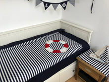 Cargar imagen en el visor de la galería, Maritime Patchwork Decke, Tagesdecke, Kinderdecke, Bettüberwurf 130cm x 200cm
