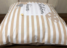Cargar imagen en el visor de la galería, 1x Landhausstil Kissenhülle * Kissenbezug * Dekokissen „ Schön hier „ beige/weiß
