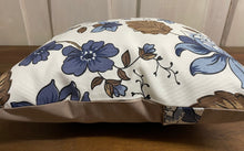 Load image into Gallery viewer, 1x country house style cushion cover * cushion cover * decorative cushion * flowers
