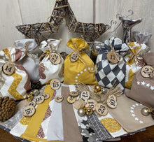 Lade das Bild in den Galerie-Viewer, Adventskalender,Landhausstil Adventskalender zum befüllen, 24 Säckchen zum Advent, Adventskalender Zahlen aus Holz, beige/gelb
