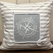 Lade das Bild in den Galerie-Viewer, Maritime Kissenhülle, Kissenbezug, Landhausstil Kissen * Kompass * grau/weiß
