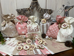 Adventskalender,Landhausstil Adventskalender zum befüllen, 24 Säckchen zum Advent , Adventskalender Zahlen aus Holz, rosa/beige