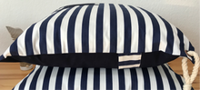 Lade das Bild in den Galerie-Viewer, Maritime Kissenhülle, Kissenbezug, Landhausstil Kissen, Dekokissen Seestern blau/weiß
