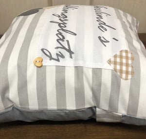 1x Personalisierte Kissenhülle, Landhausstil Kissenhülle * Kissenbezug * Dekokissen * …. Lieblingsplatz * grau/weiß