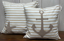 Lade das Bild in den Galerie-Viewer, 1 Maritime Kissenhülle, Kissenbezug, Landhausstil Kissenhüllen, Dekokissen *Anker* beige/weiß gestreift
