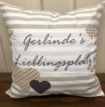 Lade das Bild in den Galerie-Viewer, 1x Personalisierte Kissenhülle, Landhausstil Kissenhülle * Kissenbezug * Dekokissen * …. Lieblingsplatz * grau/weiß
