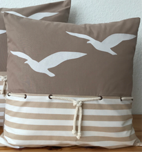 Lade das Bild in den Galerie-Viewer, 1 Maritime Kissenhülle, Landhausstil Kissenhülle, Kissenbezug, Dekokissen, Möwen beige/weiß
