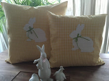 Lade das Bild in den Galerie-Viewer, 1 Landhausstill Kissenhülle, Kissenbezug, Osterkissen,Ostern gelb/weiß
